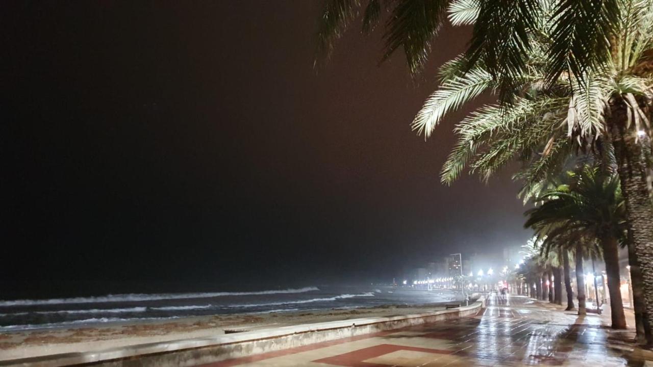 Sobre Las Olas Del Mar إل كامبيلو المظهر الخارجي الصورة